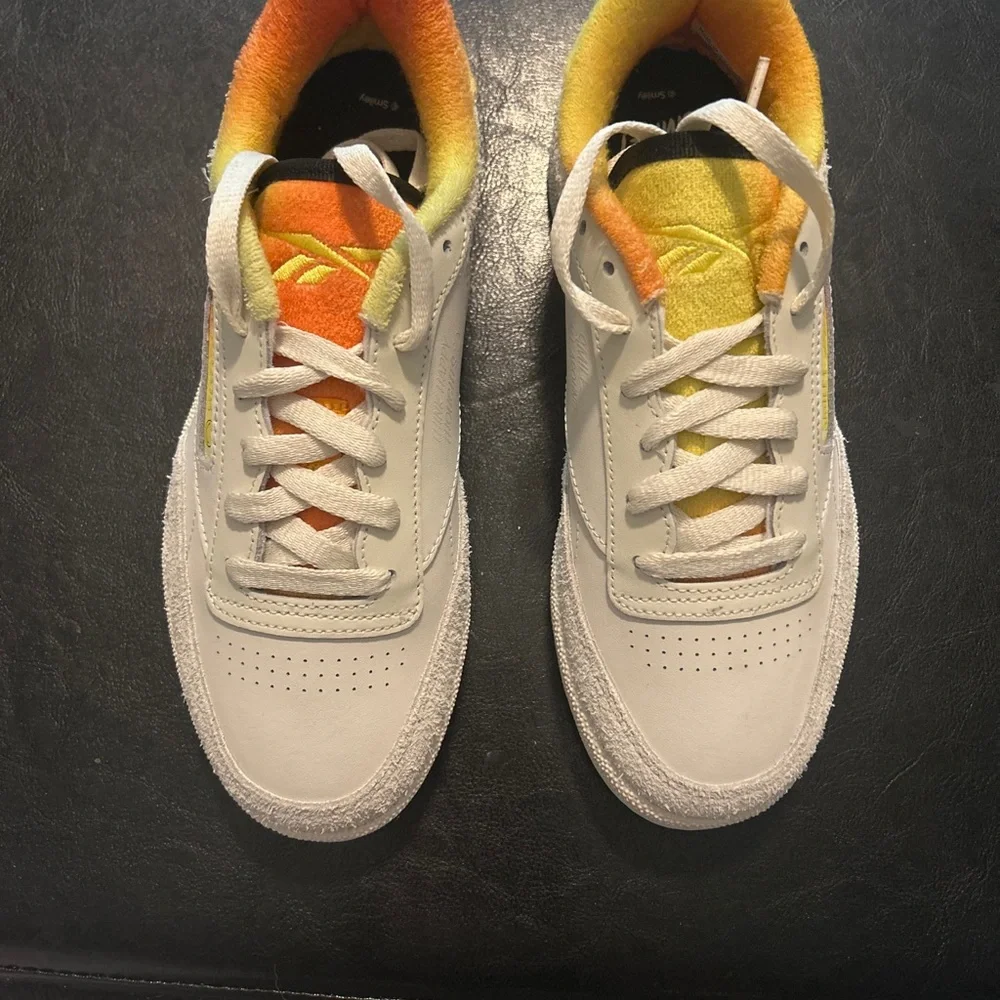 Reebok Smiley Club C 85’s - Picture 4 of 9